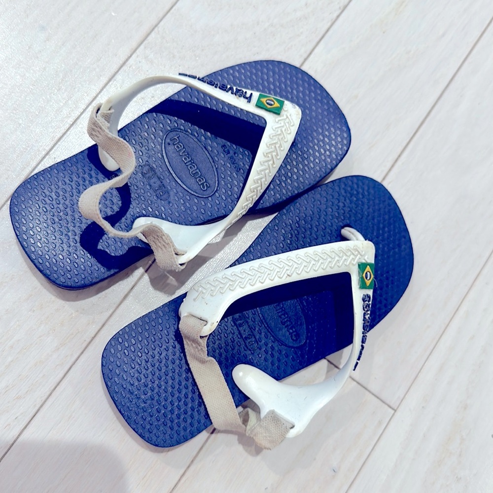Toddler Havaianas in EU size 23/24, US Size 7/8 in great condition!!
